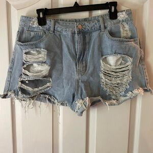 High wasted distressed denim shorts! NEVER WORN